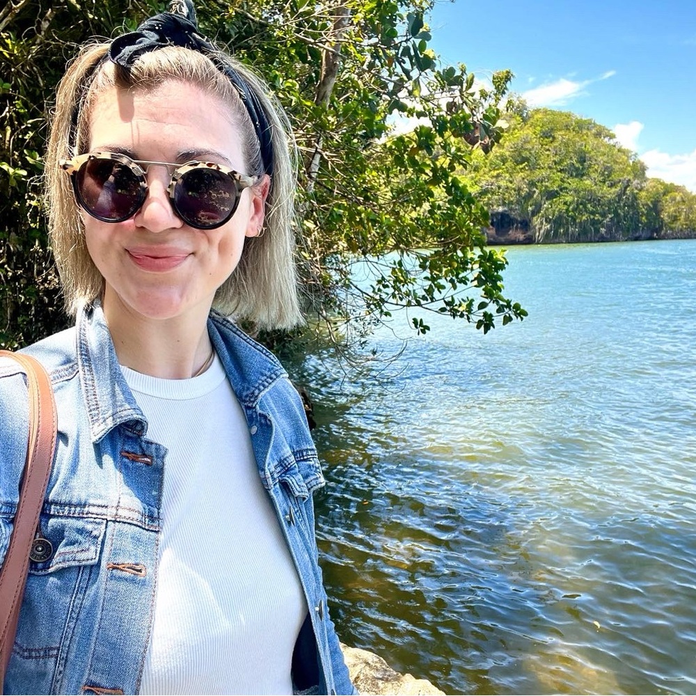 Meet your Posher, Emily